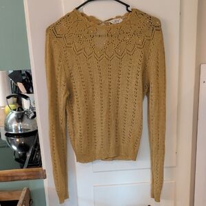 Chic Lace Knit Sweater in Gold
